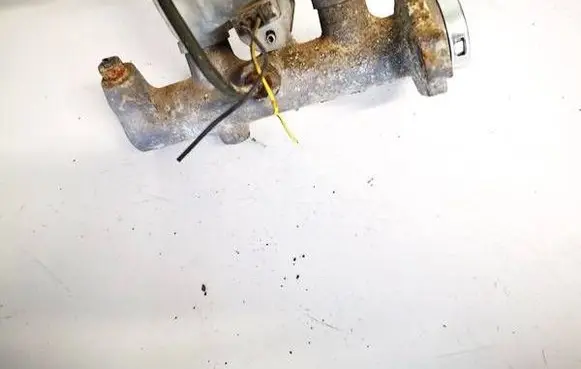 Nissan Primera Master brake cylinder