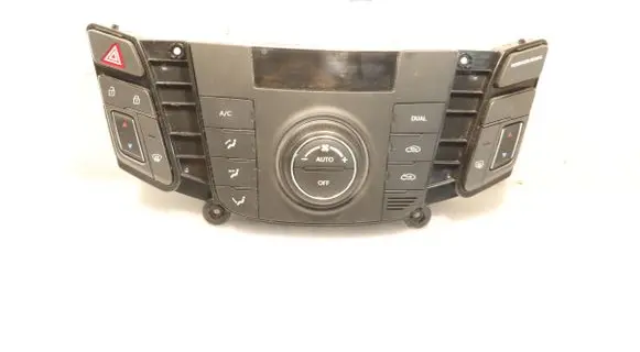 Hyundai i40 Interior fan control switch 