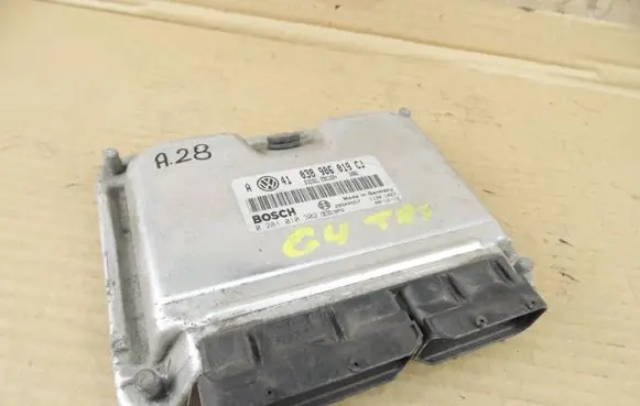 Volkswagen Golf IV Engine control unit/module 038906019CJ 28SA4557 0281010302