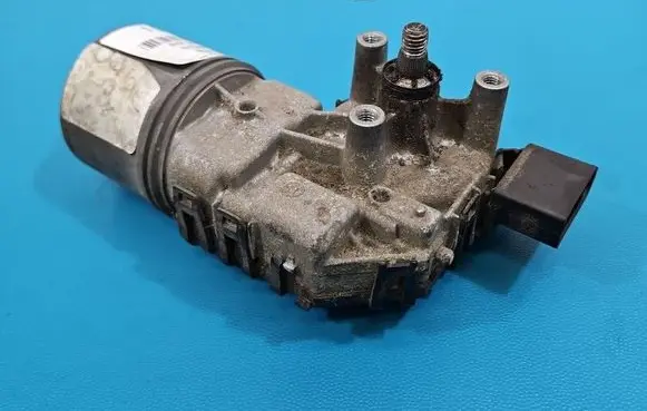 Volkswagen PASSAT B5.5 Wiper motor 0390241528 IMPRK1576136