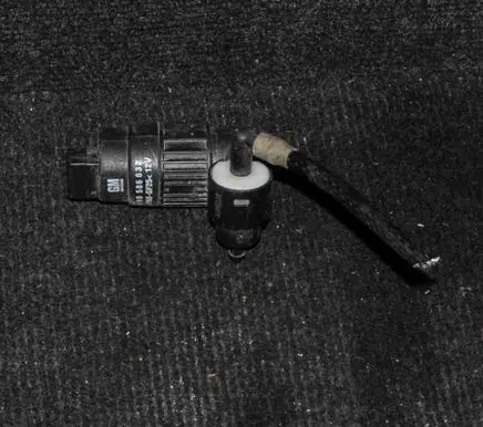 Opel Agila A Windscreen/windshield washer pump 090586632