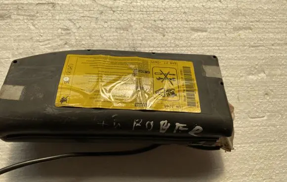 Mazda 626 Passenger airbag EH009 K7Y01