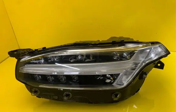 Volvo XC90 Headlight/headlamp 31655702