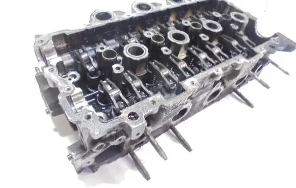 Peugeot 308 Engine head 9655911480