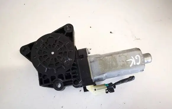 KIA Carens II Rear door window regulator motor