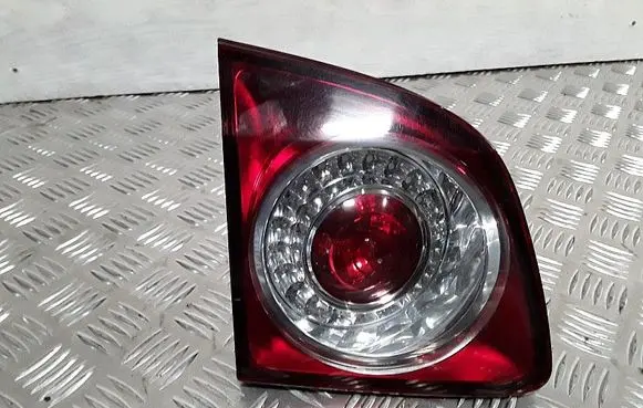 Tailgate rear/tail lights