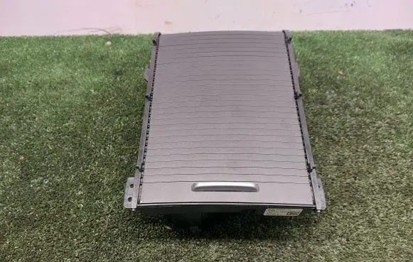 Land Rover Discovery 5 Glove box BJ32600D00BB