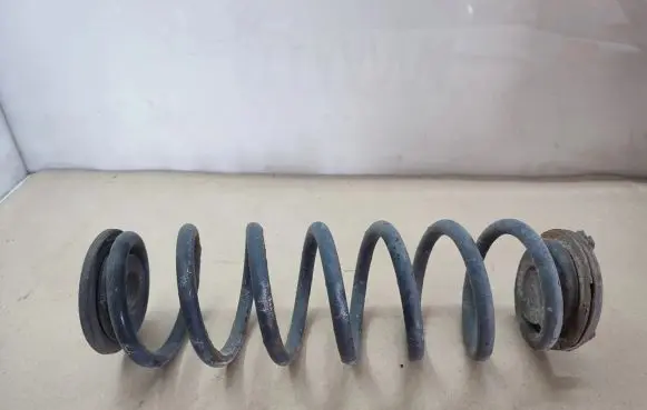 Volkswagen Touran I Rear coil spring