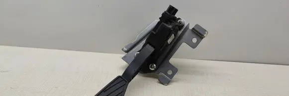Suzuki Grand Vitara II Accelerator throttle pedal 1590065J10 6PVOO907421
