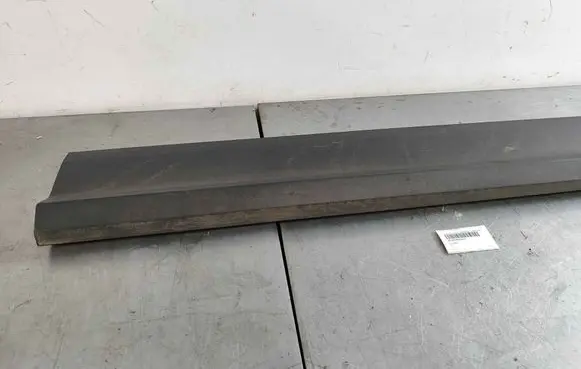 Audi Q2 - Front door trim (molding) 81a8539604w3