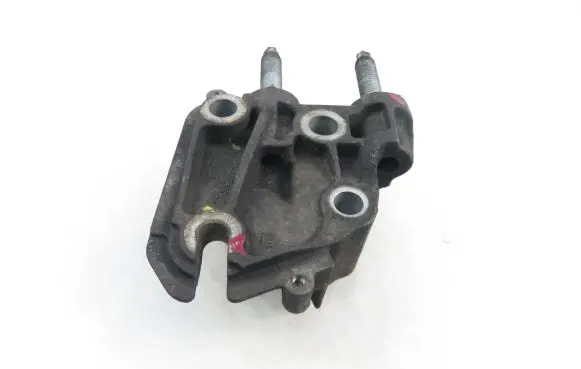 Ford Mondeo MK IV Engine mounting bracket 6M516030BA