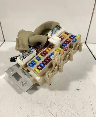 Nissan Qashqai Fuse module 4eb0a c26264b14