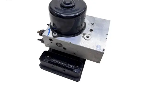 Volvo V70 ABS Pump 30793445