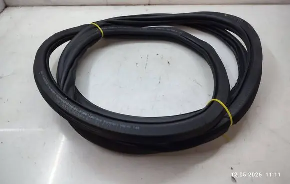 Skoda Karoq Front door rubber seal 575867365K