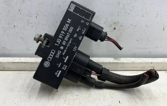 Seat Leon (1M) Coolant fan relay 1j0919506m