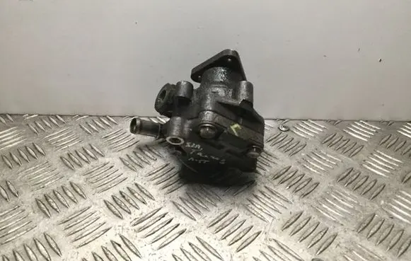 Volkswagen Touareg I Power steering pump