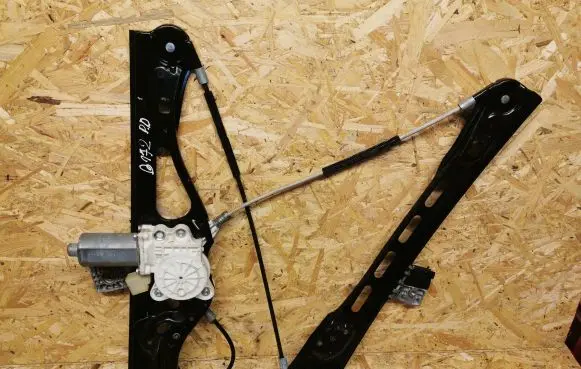 Mercedes-Benz E W211 Front door window regulator motor A2118203042 993627101 0510