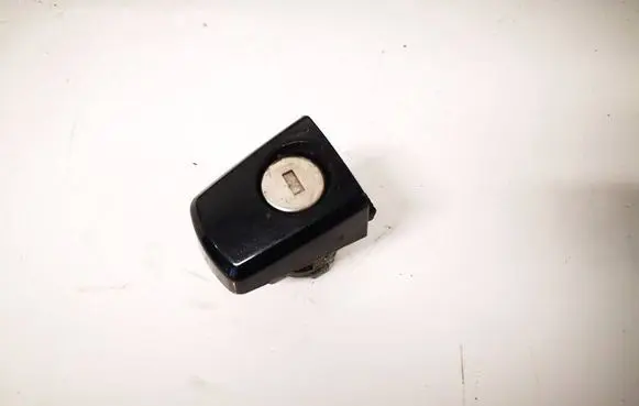 Opel Vectra C Front door lock (next to the handle) 