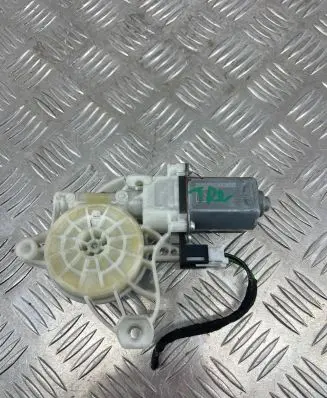 Mercedes-Benz GLA H247 Front door window regulator motor A0009065806