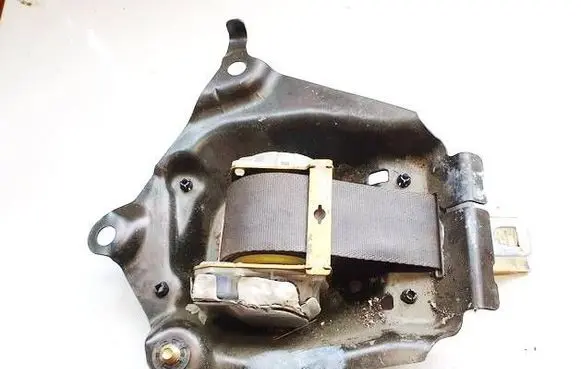 Toyota RAV 4 (XA20) Middle seatbelt (rear) c085407