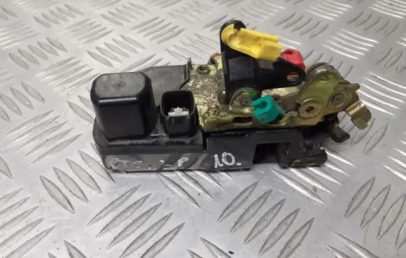 Chrysler PT Cruiser Front door lock