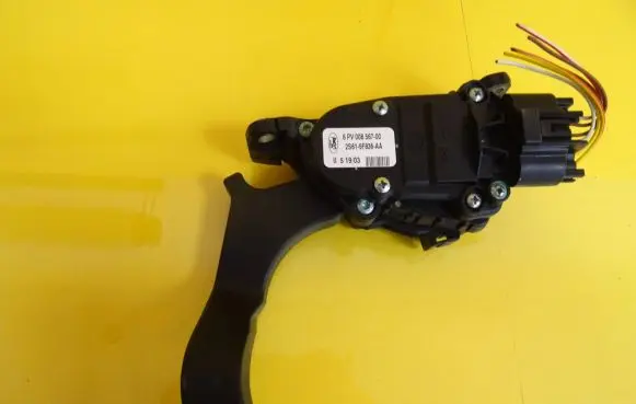 Ford Fiesta Accelerator throttle pedal 6PV008567-00