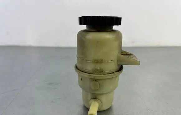 Jeep Grand Cherokee Power steering fluid tank/reservoir 68068967AC