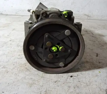 Dacia Sandero Air conditioning (A/C) compressor (pump) 926006229R