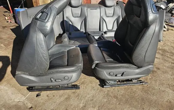 Seat set