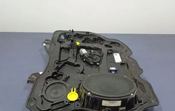 Chrysler Pacifica Front door window regulator with motor 3041904