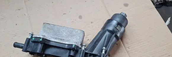 Oil filter mounting bracket