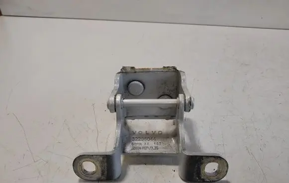 Volvo XC40 Tailgate/trunk/boot hinge 3296044