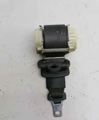 Renault Clio III Middle seatbelt (rear) 
