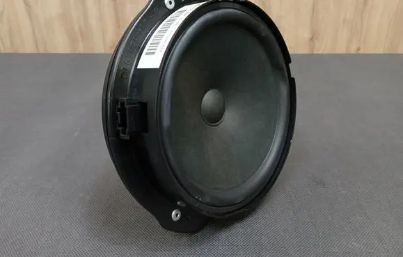 Mercedes-Benz E A207 Rear door speaker 2048201902 A2048201902