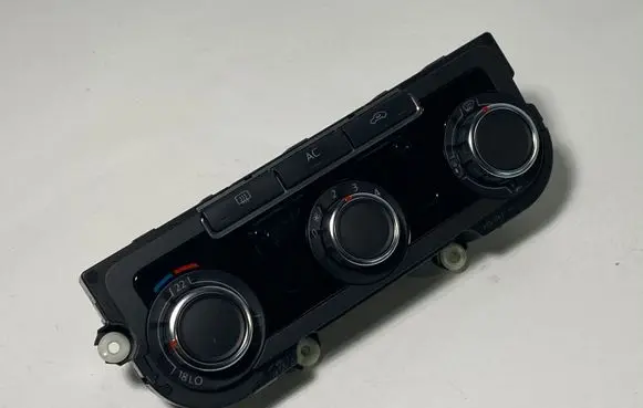 Volkswagen Golf Plus Climate control unit 3C8907336H