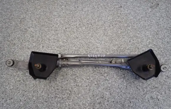 Suzuki Celerio Front wiper linkage 