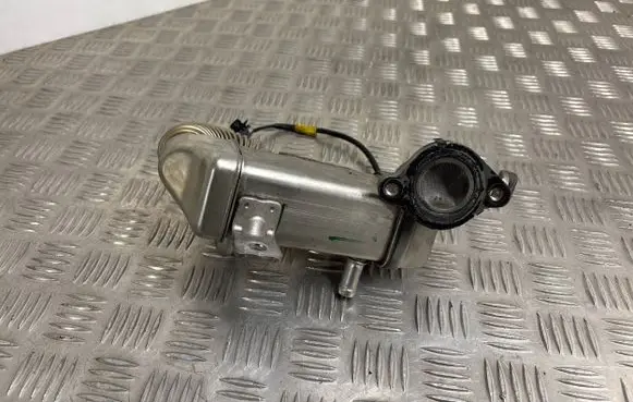 Renault Scenic III - Grand scenic III EGR valve cooler 147350264R 26412C133 47350264R