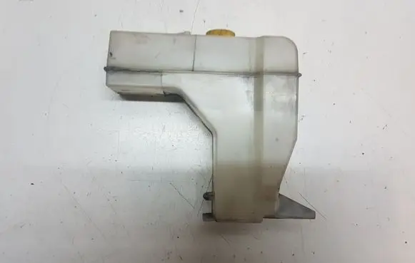 Nissan X-Trail T30 Coolant expansion tank/reservoir