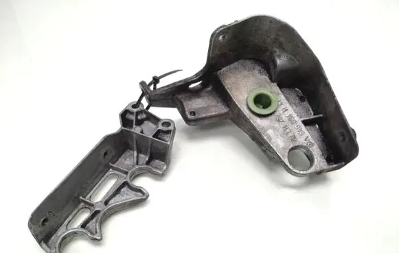 Mercedes-Benz C W204 Air filter cleaner box bracket assembly A6460941141 A6460940641