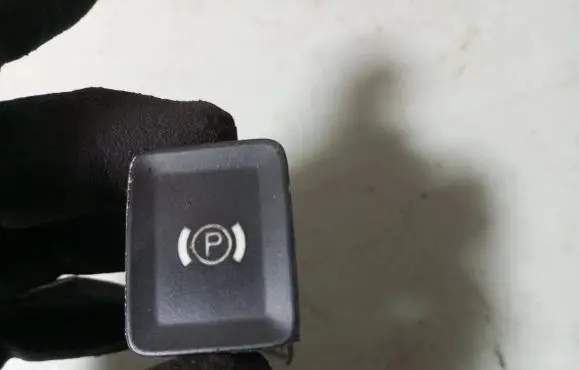 Volkswagen PASSAT B6 Hand parking brake switch 3C0927225A