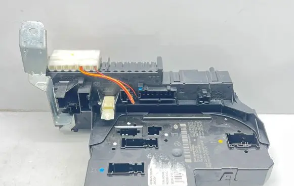Mercedes-Benz C W204 Comfort/convenience module 2049005201 2045459032 2129021201