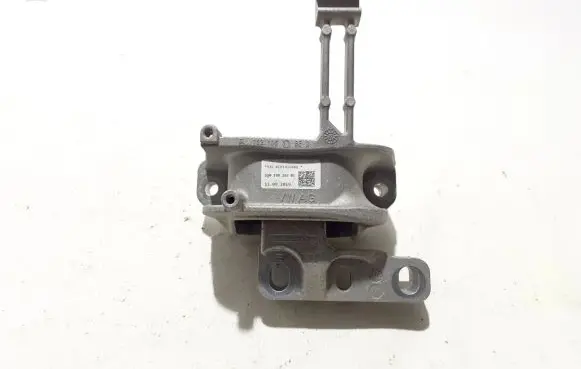 Skoda Kamiq Engine mount bracket 2Q0199262BC