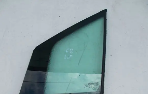 Fiat Ulysse Sliding door window/glass 889900