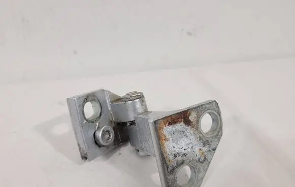 Volkswagen Golf VI Rear door upper hinge 1K9833401d A046574