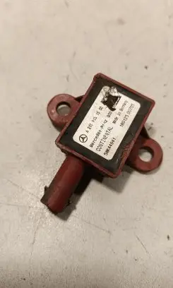 Mercedes-Benz E W213 Airbag deployment crash/impact sensor A2139051500