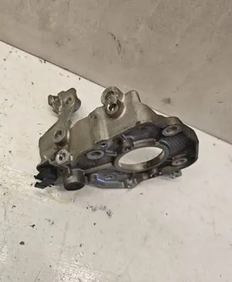 Peugeot 3008 II Fuel pump bracket 9817304180