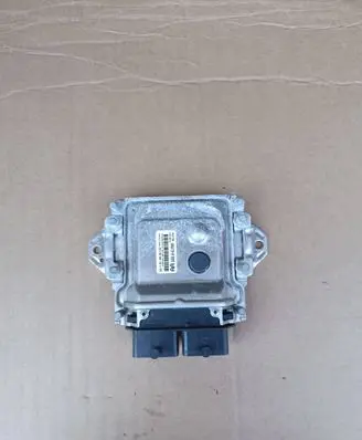 Suzuki SX4 S-Cross Engine control unit/module 3391061M00 0261S08263
