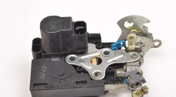 Chevrolet Spark Front door lock 