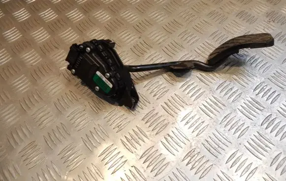 Audi A4 S4 B7 8E 8H Accelerator throttle pedal 8E2721523E 37145