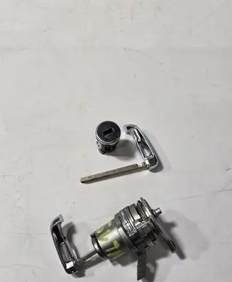 BMW X5 F15 Front door lock (next to the handle) 